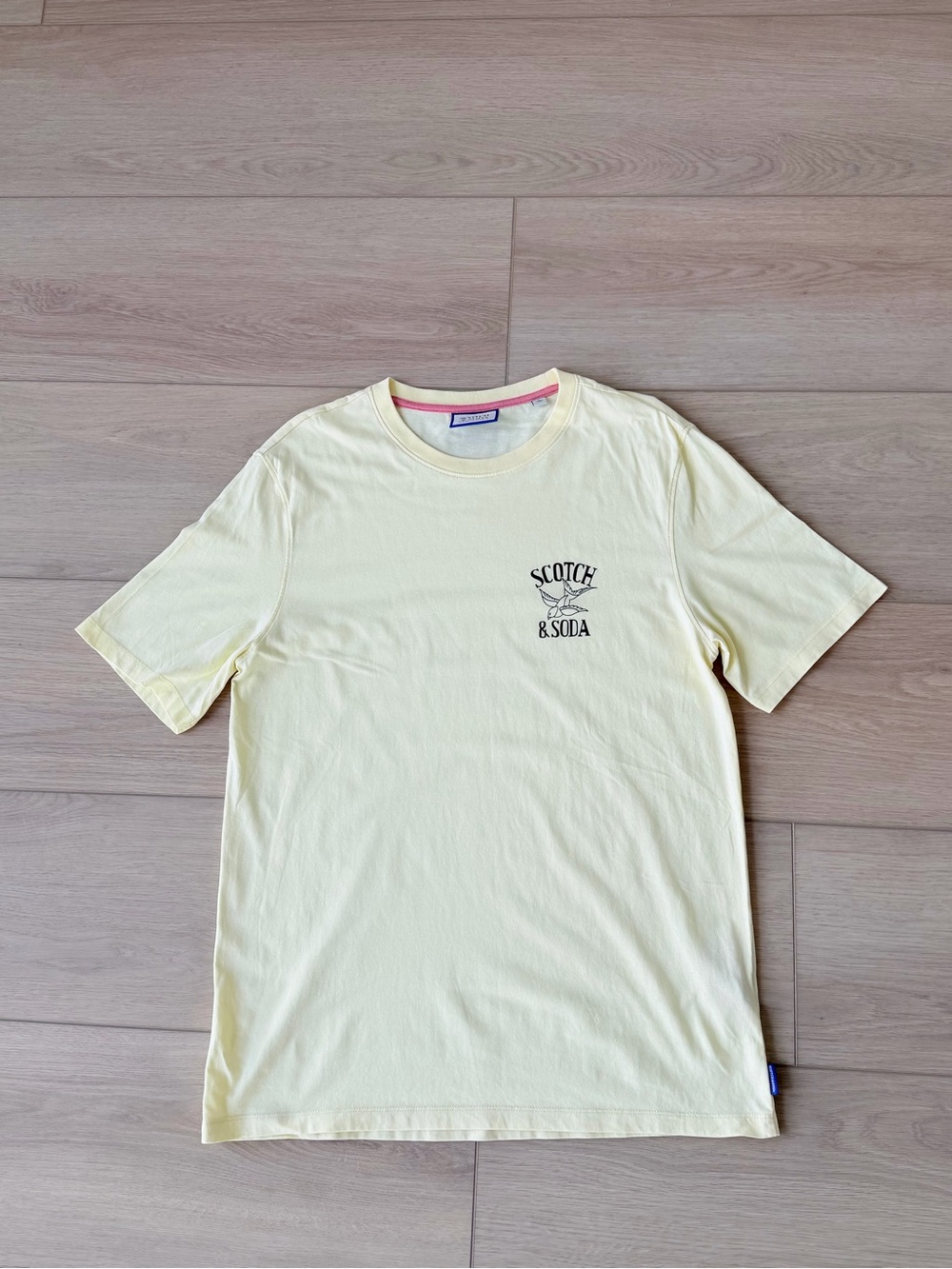Scotch & Soda Pale - Men’s - Large - Yellow Tee with Black Logo